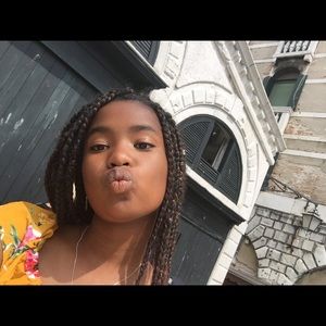 Meet your Posher, Zuri